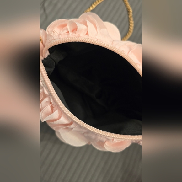 Soft Pink Floral Women's Clutch Shoulder purse - Picture 8 of 9